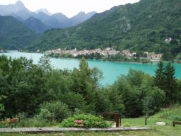 Апартаменты у озера Барчис в Италии